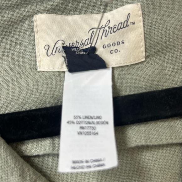 Universal Thread Sage Green Linen Short Sleeve Top. Size Medium. - Picture 7 of 8